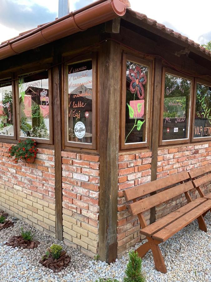 Penzion Vila Petra Bed&Breakfast Velky Slavkov Luaran gambar