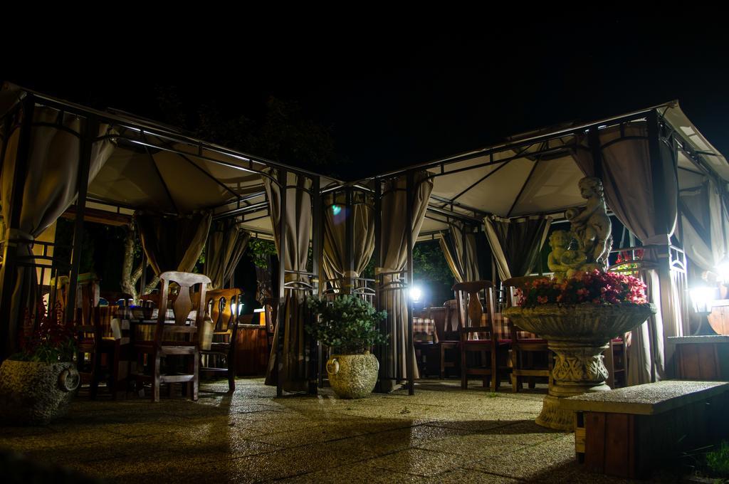 Penzion Vila Petra Bed&Breakfast Velky Slavkov Luaran gambar